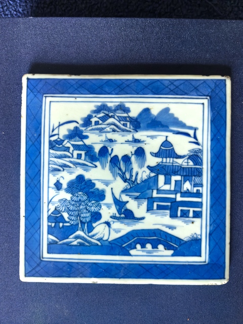 古玩陶瓷樓臺(tái)亭閣山水紋青花四方瓷板畫(huà)真品鑒賞圖