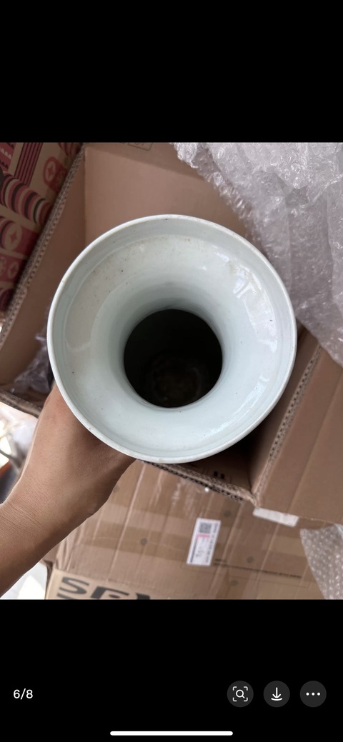 古玩陶瓷蝶紋粉彩瓶真品鑒賞圖