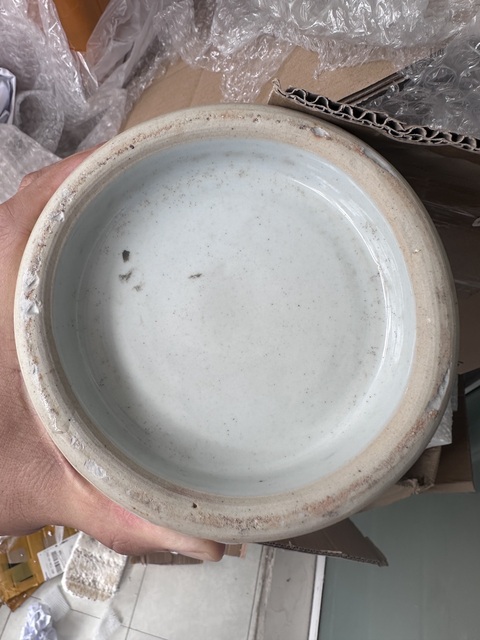 古玩陶瓷蝶紋粉彩瓶真品鑒賞圖
