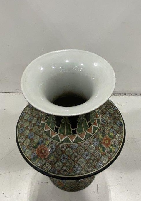 古玩陶瓷人物紋五彩瓶真品鑒賞圖