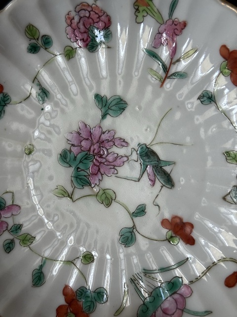 古玩陶瓷飛黃騰達粉彩盤真品鑒賞圖