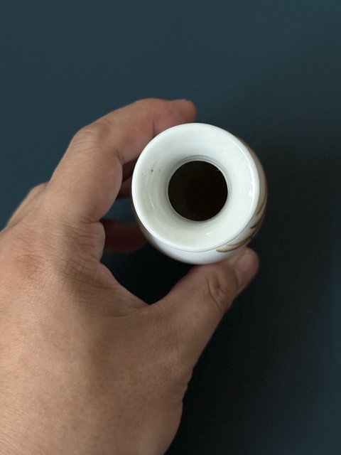 古玩陶瓷人物紋粉彩瓶真品鑒賞圖