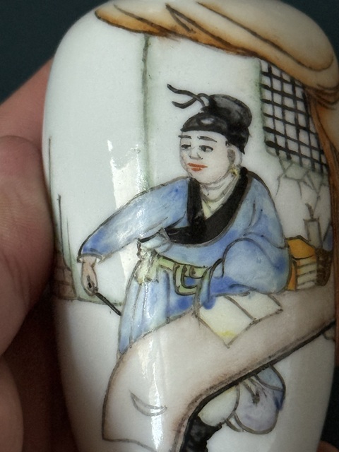 古玩陶瓷人物紋粉彩瓶真品鑒賞圖