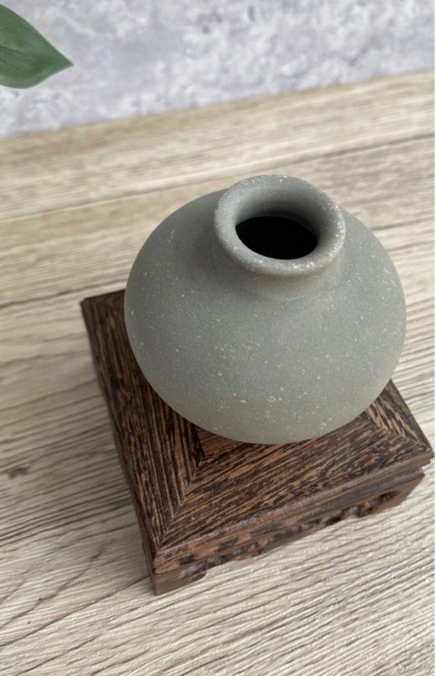 古玩陶瓷龍泉小罐真品鑒賞圖