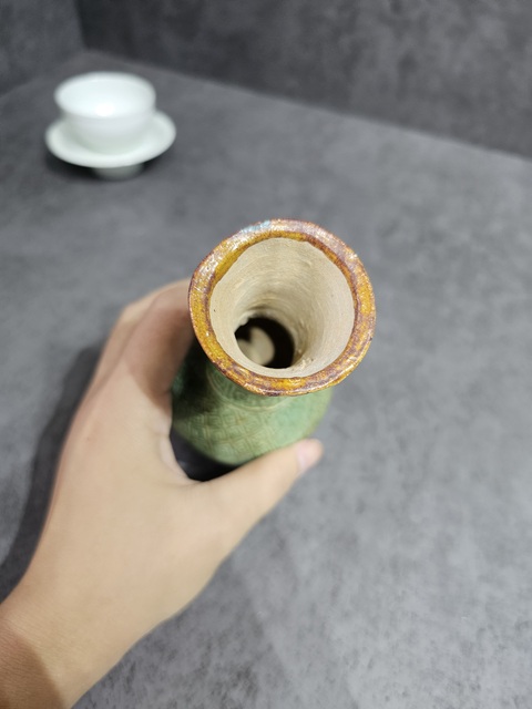 古玩陶瓷三彩花卉紋盤口瓶真品鑒賞圖