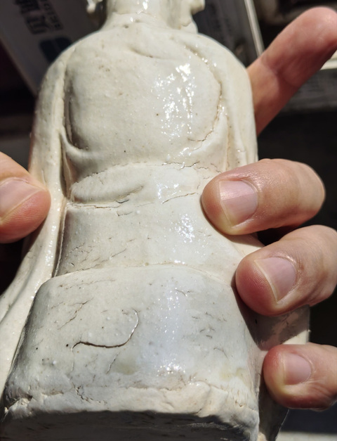 古玩陶瓷磁州窯系白釉人物造像真品鑒賞圖