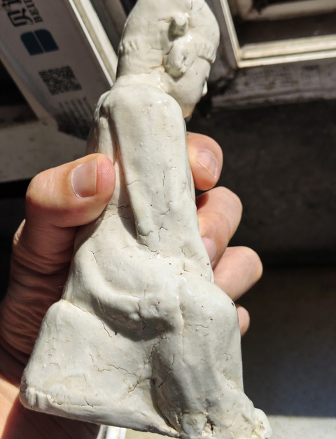 古玩陶瓷磁州窯系白釉人物造像真品鑒賞圖