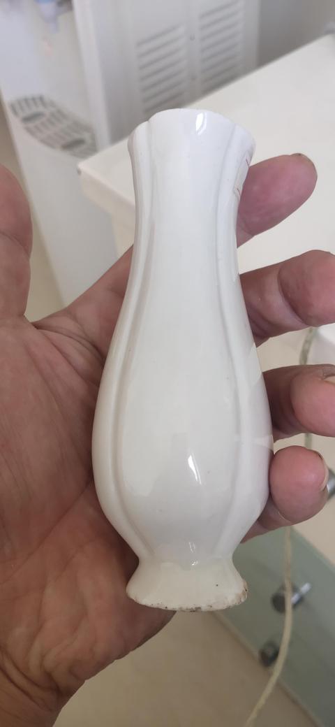 古玩陶瓷白釉瓜棱瓶真品鑒賞圖