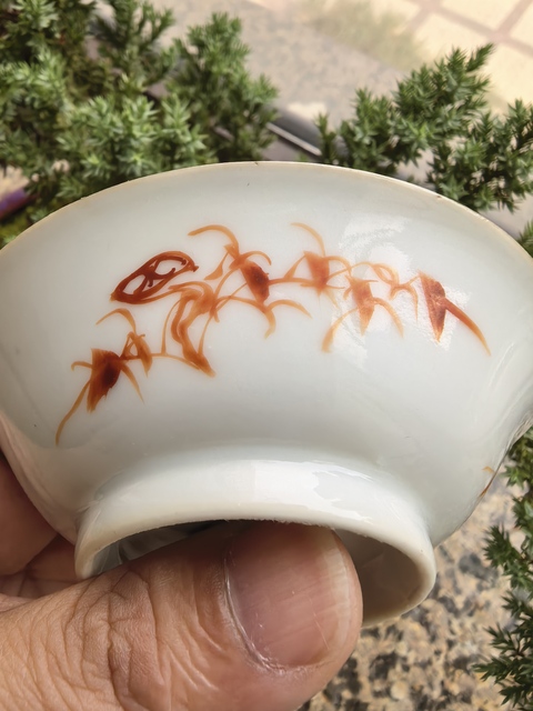 古玩陶瓷礬紅描金盤真品鑒賞圖