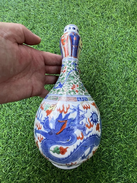 古玩陶瓷五彩龍紋瓶真品鑒賞圖