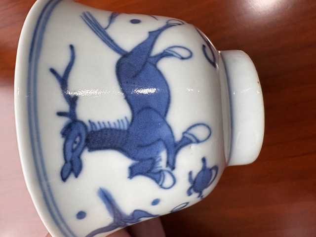 古玩陶瓷動物紋青花杯真品鑒賞圖