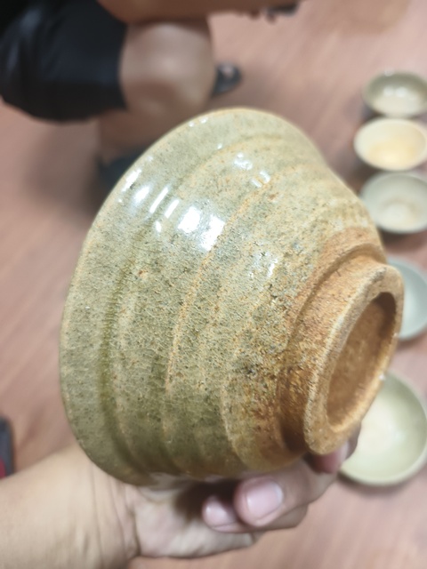古玩陶瓷龍泉系青瓷碗真品鑒賞圖