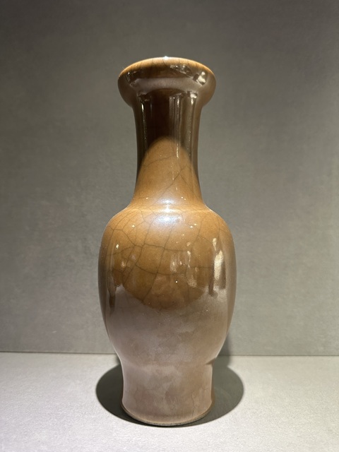 古玩陶瓷清中期·黃哥釉瓶真品鑒賞圖