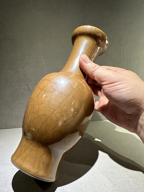 古玩陶瓷清中期·黃哥釉瓶真品鑒賞圖