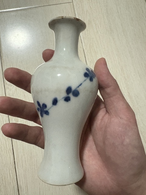 古玩陶瓷花卉紋青花觀音瓶真品鑒賞圖