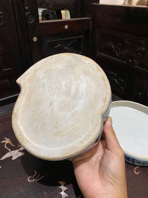 古玩陶瓷日本江戶青花纏枝花卉紋蓋盒，胎釉不是真品鑒賞圖