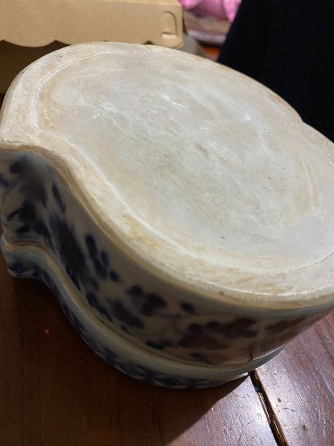 古玩陶瓷日本江戶青花纏枝花卉紋蓋盒，胎釉不是真品鑒賞圖