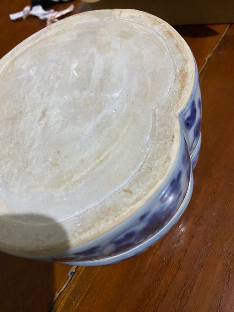 古玩陶瓷日本江戶青花纏枝花卉紋蓋盒，胎釉不是真品鑒賞圖