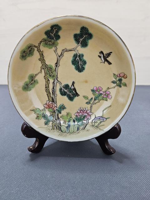 古玩陶瓷盤真品鑒賞圖