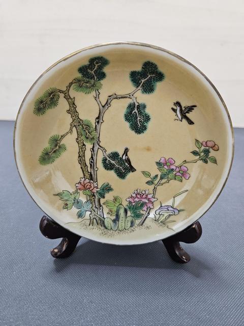 古玩陶瓷盤真品鑒賞圖