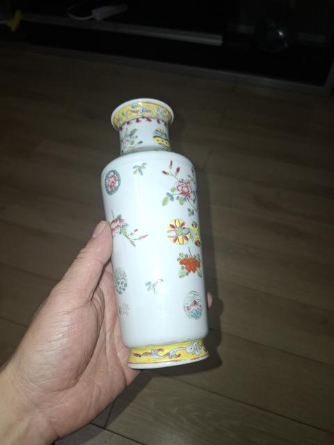 古玩陶瓷民國粉彩瓶真品鑒賞圖
