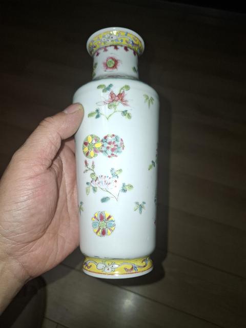 古玩陶瓷民國粉彩瓶真品鑒賞圖
