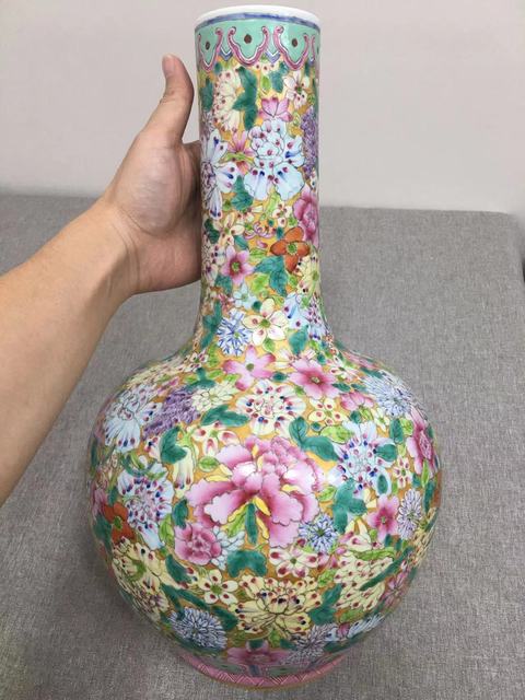古玩陶瓷百花不落地粉彩天球瓶真品鑒賞圖