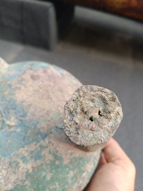 古玩銅器蟠螭紋青銅鼎真品鑒賞圖