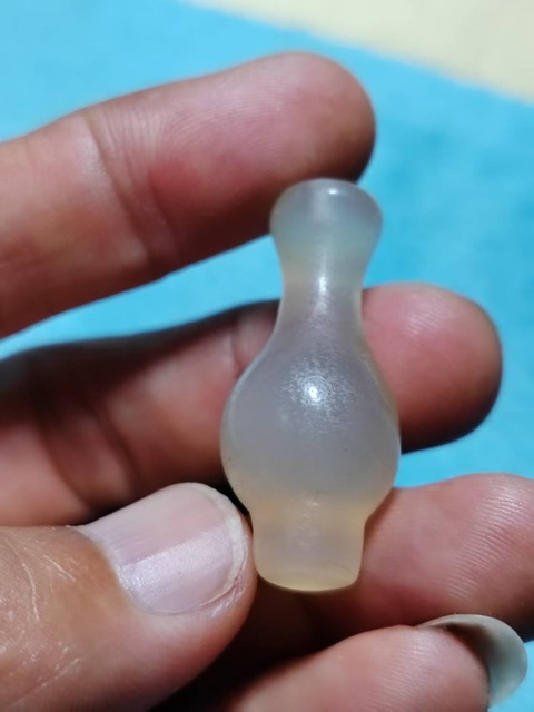 古玩玉器素紋瑪瑙墜真品鑒賞圖