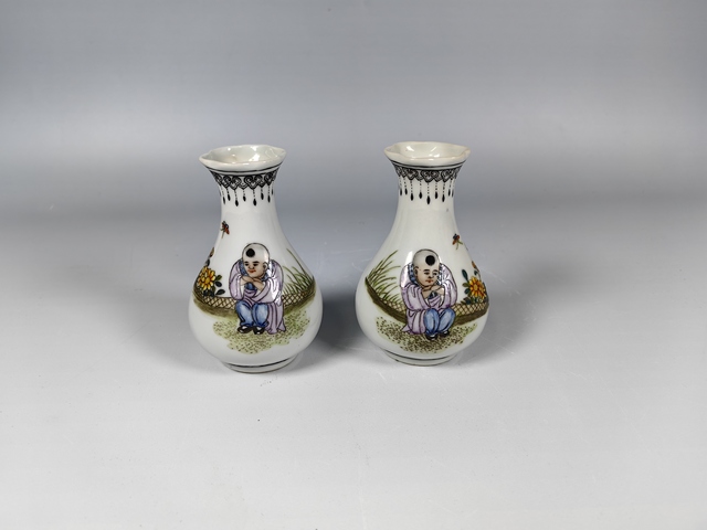 古玩陶瓷民國粉彩嬰戲賞瓶一對真品鑒賞圖