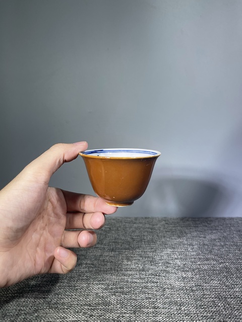 古玩陶瓷清晚期.紫金釉青花花卉紋仰鐘杯拍賣,當前價格0元