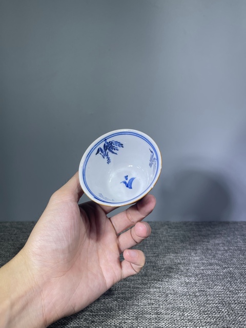 古玩陶瓷清晚期.紫金釉青花花卉紋仰鐘杯拍賣,當前價格0元