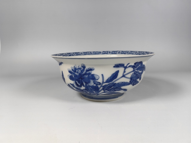 古玩陶瓷晚清青花留白牡丹花卉紋碗真品鑒賞圖