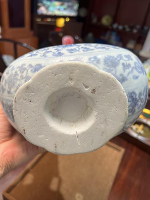古玩陶瓷明代·青花鳳穿花紋抱月瓶 真品鑒賞圖
