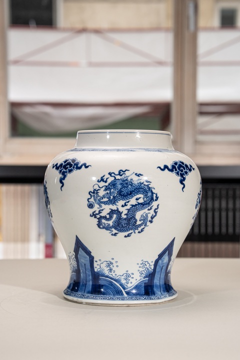 古玩陶瓷清康熙青花海水龍紋罐真品鑒賞圖
