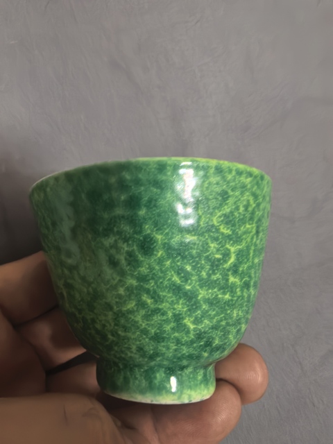 古玩陶瓷吹綠釉杯真品鑒賞圖