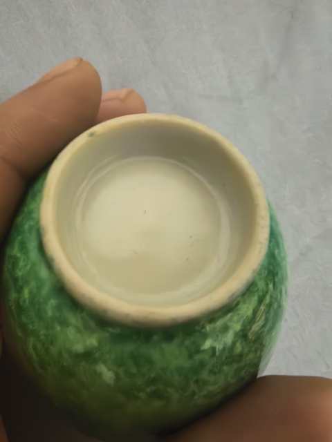 古玩陶瓷吹綠釉杯真品鑒賞圖