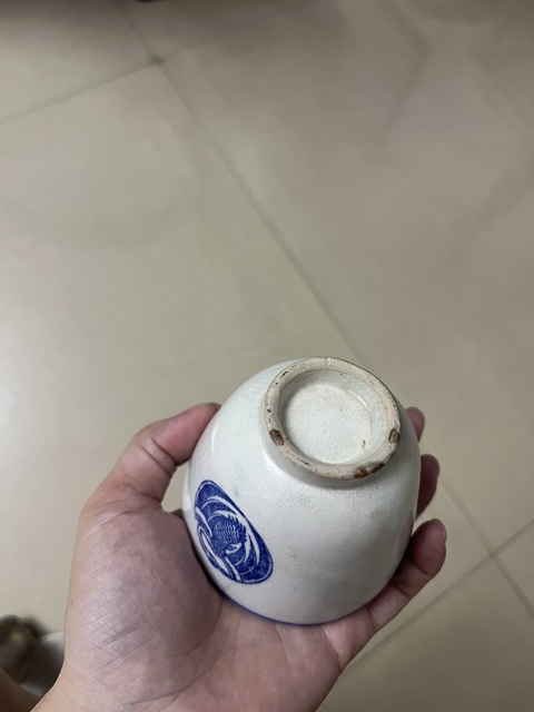 古玩陶瓷青花團(tuán)鶴紋仰鐘杯真品鑒賞圖