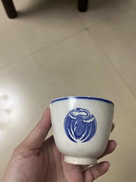 古玩陶瓷青花團(tuán)鶴紋仰鐘杯真品鑒賞圖