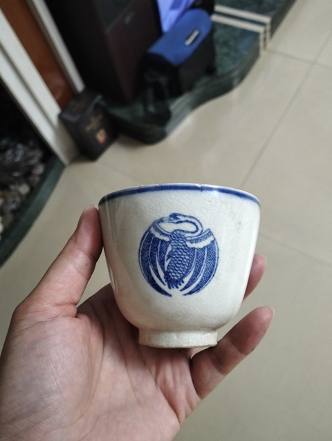 古玩陶瓷青花團(tuán)鶴紋仰鐘杯真品鑒賞圖
