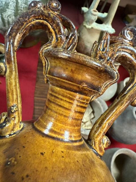 古玩陶瓷黃釉雙龍瓶真品鑒賞圖