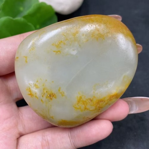 古玩玉器8天然和田玉籽料原石(未打孔) 配證書拍賣,當(dāng)前價(jià)格550元