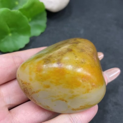 古玩玉器8天然和田玉籽料原石(未打孔) 配證書拍賣,當(dāng)前價(jià)格550元