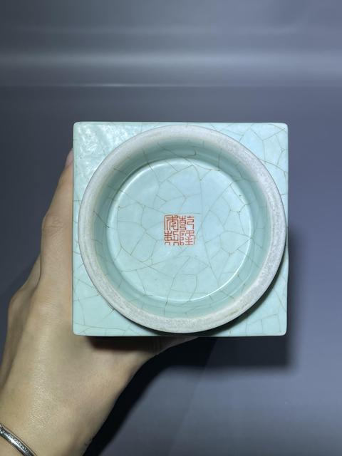 古玩陶瓷山水紋琮式瓶真品鑒賞圖