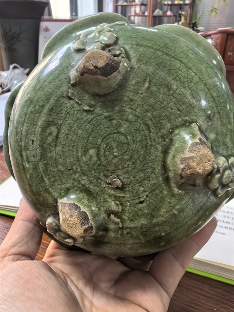 古玩陶瓷漳州窯綠哥釉三足爐真品鑒賞圖