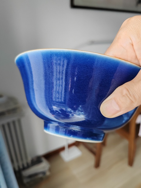 古玩陶瓷霽藍(lán)釉撇口碗真品鑒賞圖