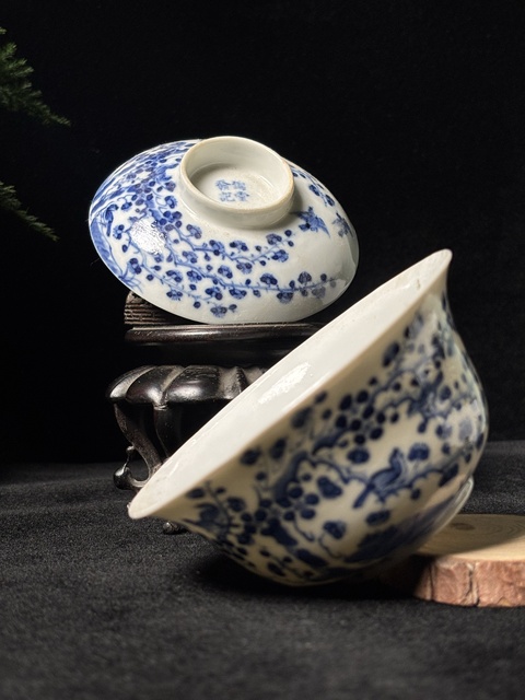 古玩陶瓷錦堂發(fā)記款花鳥紋青花蓋碗真品鑒賞圖