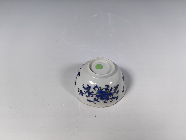 古玩陶瓷清乾隆藍料彩花卉紋花口茶園真品鑒賞圖