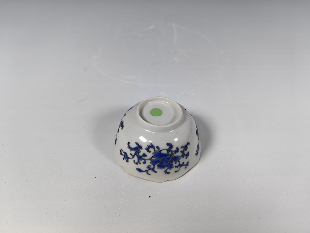 古玩陶瓷清乾隆藍料彩花卉紋花口茶園真品鑒賞圖
