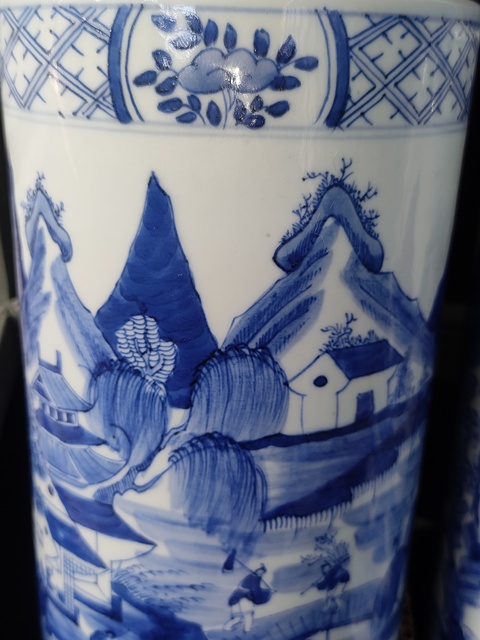 古玩陶瓷山水紋青花帽筒真品鑒賞圖